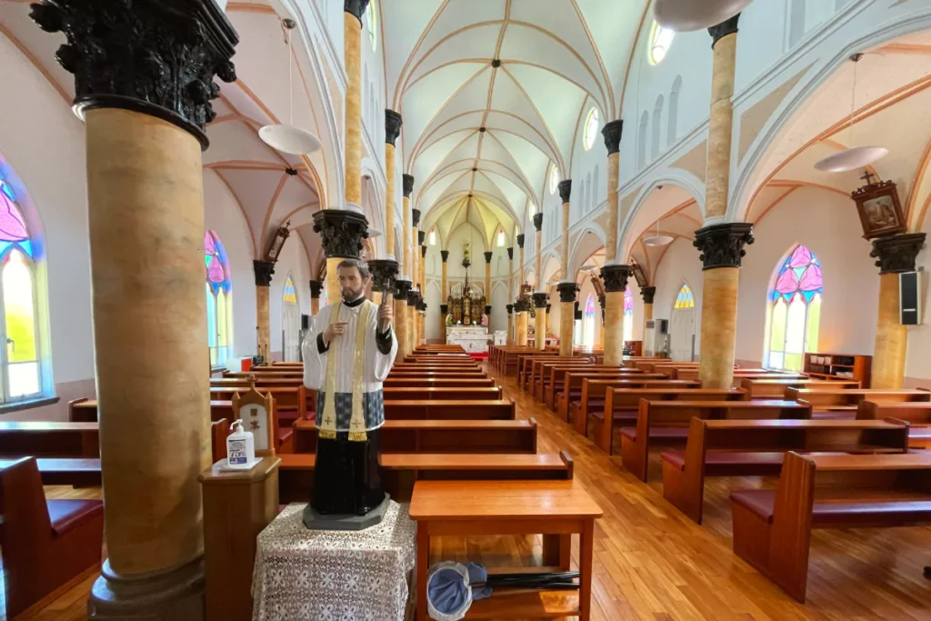 st-francis-xavier-memorial-church-inside