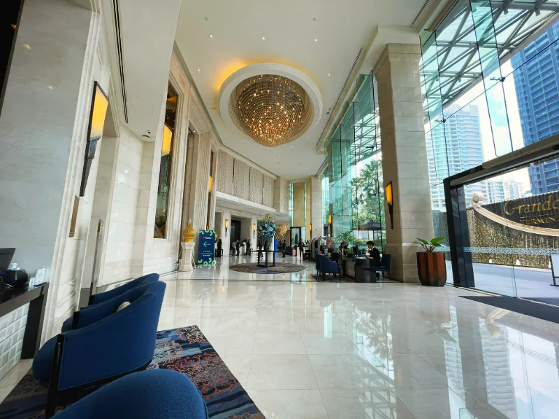 entrance grande centre point terminal 21 bangkok