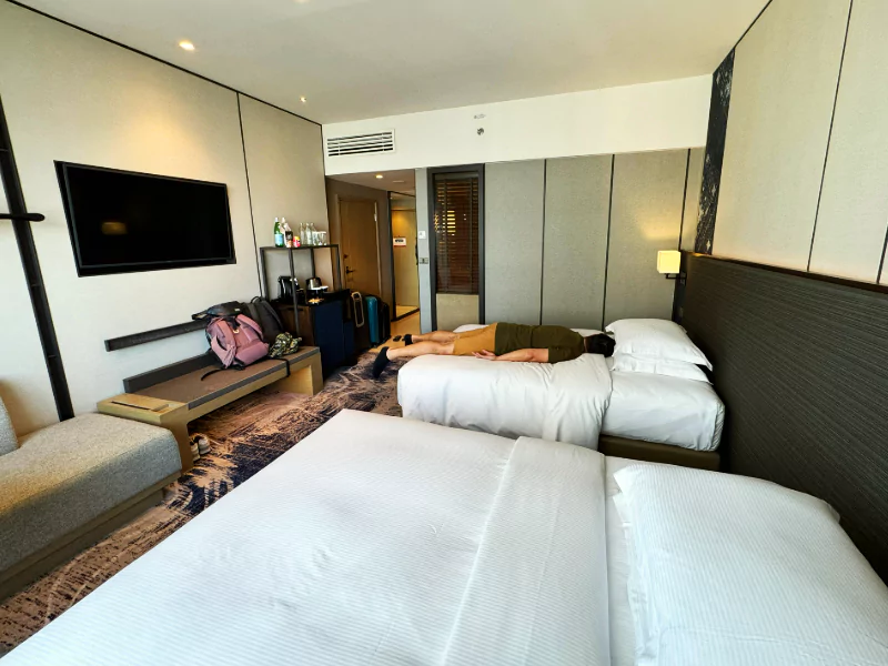 twin executive room hilton bangkok millennium hotel