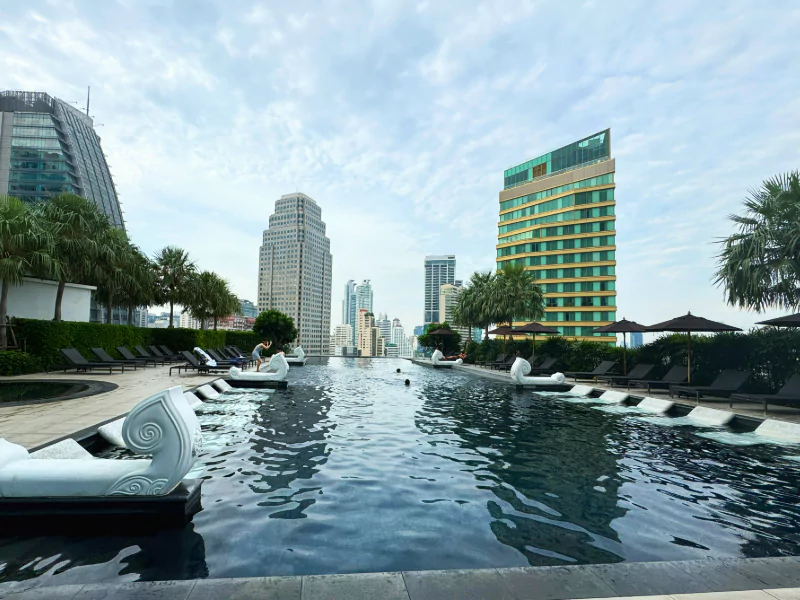 Grande centrepoint terminal 21 bangkok pool