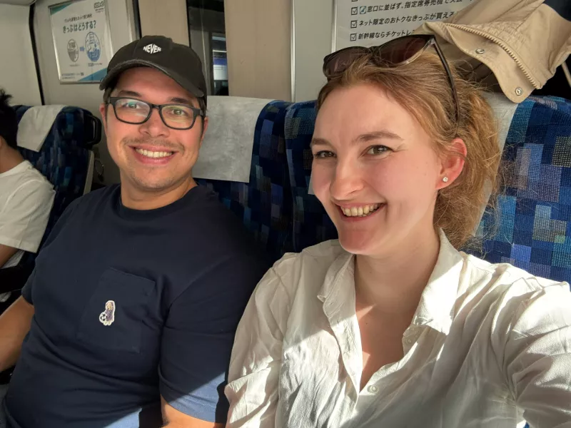 Laurens Laura in the train from tokyo to kawaguchiko